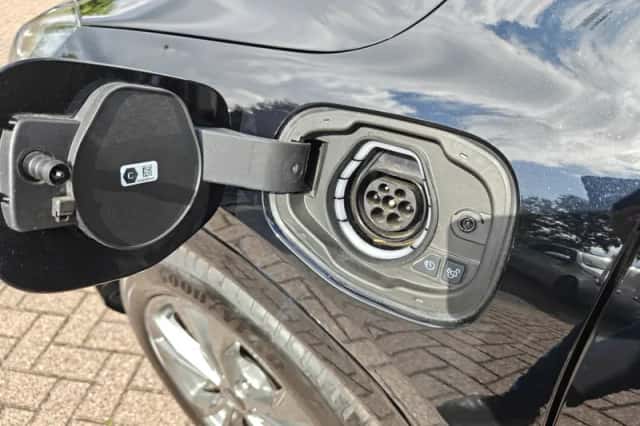 Ford Kuga (2023) thumbnail 2