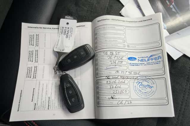 Ford Kuga (2023) thumbnail 3