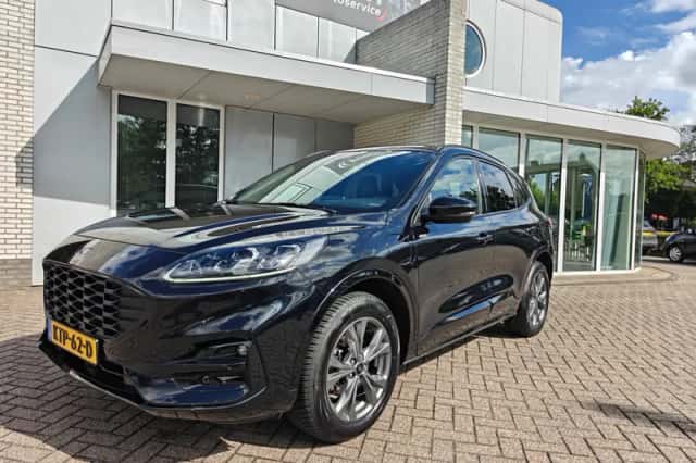 Ford Kuga (2023) thumbnail 5