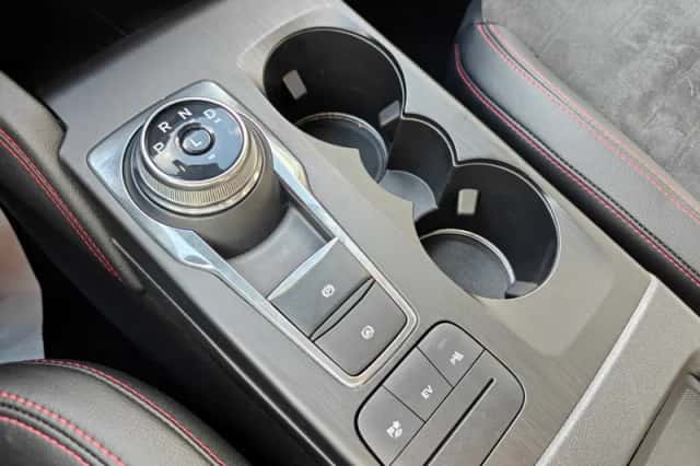 Ford Kuga (2023) thumbnail 6