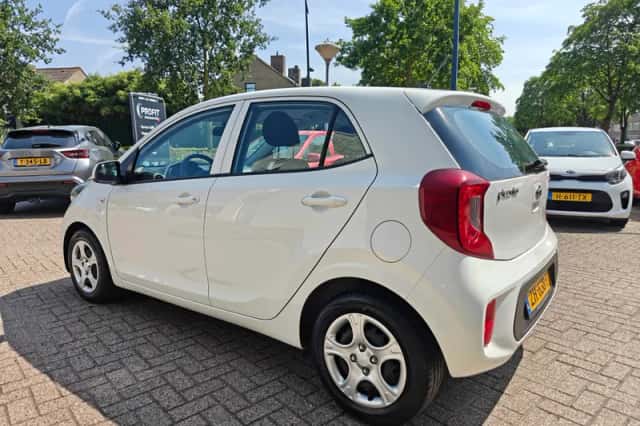 Kia Picanto (2019) thumbnail 5