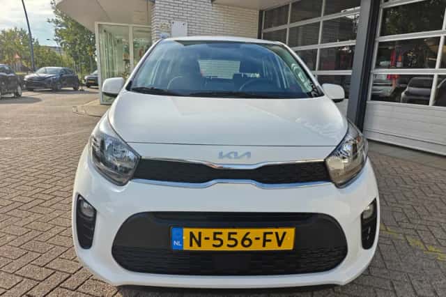 Kia Picanto (2021) thumbnail 2