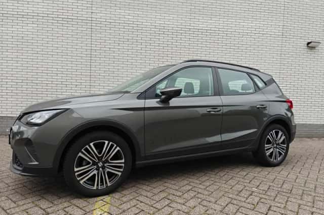 SEAT Arona (2023) thumbnail 2