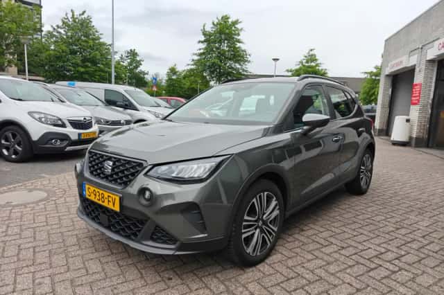 SEAT Arona (2023) thumbnail 3