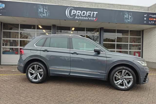 Volkswagen Tiguan (2022) thumbnail 2