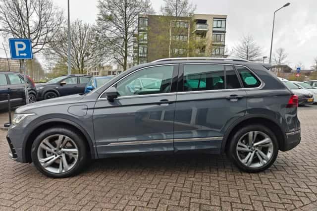 Volkswagen Tiguan (2022) thumbnail 3