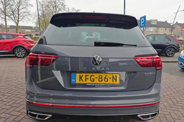 Volkswagen Tiguan (2022) thumbnail 4