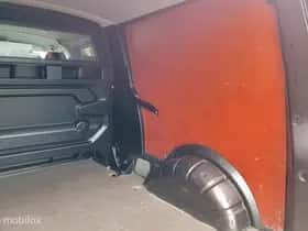 Volkswagen Transporter (2019) thumbnail 19