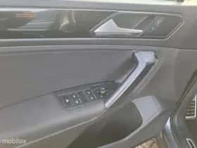 Volkswagen Tiguan (2018) thumbnail 12