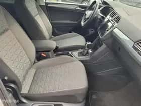 Volkswagen Tiguan (2021) thumbnail 25