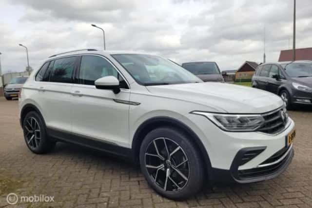 Volkswagen Tiguan (2021) thumbnail 6