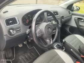 Volkswagen Polo (2013) thumbnail 11