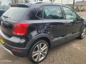Volkswagen Polo (2013) thumbnail 6
