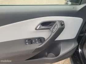Volkswagen Polo (2013) thumbnail 10