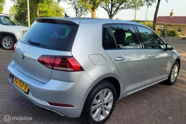 Volkswagen Golf (2019) thumbnail 5