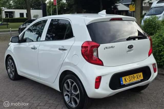Kia Picanto (2021) thumbnail 3