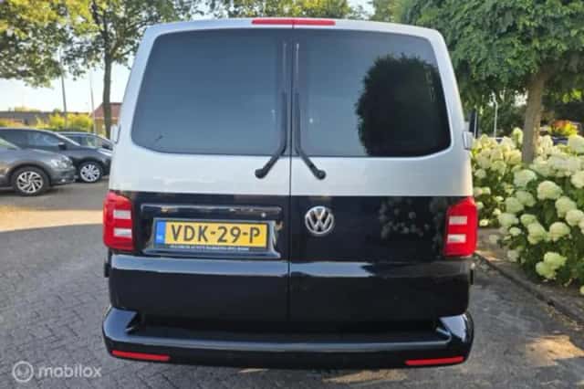 Volkswagen Transporter (2019) thumbnail 4