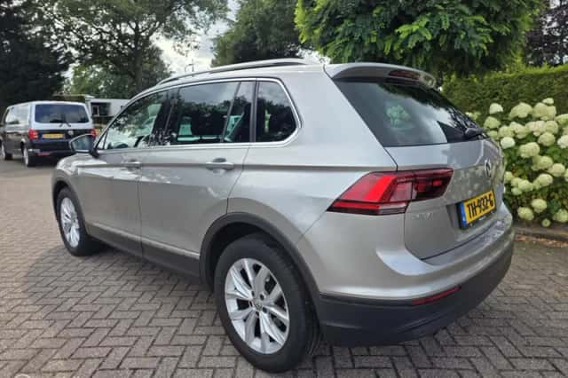Volkswagen Tiguan (2018) thumbnail 4