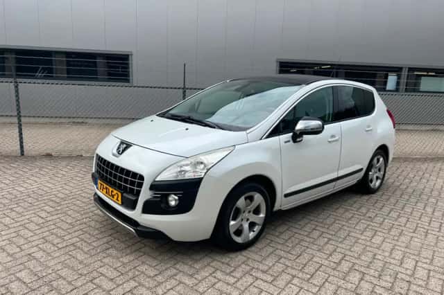 Peugeot 3008 (2012) thumbnail 1