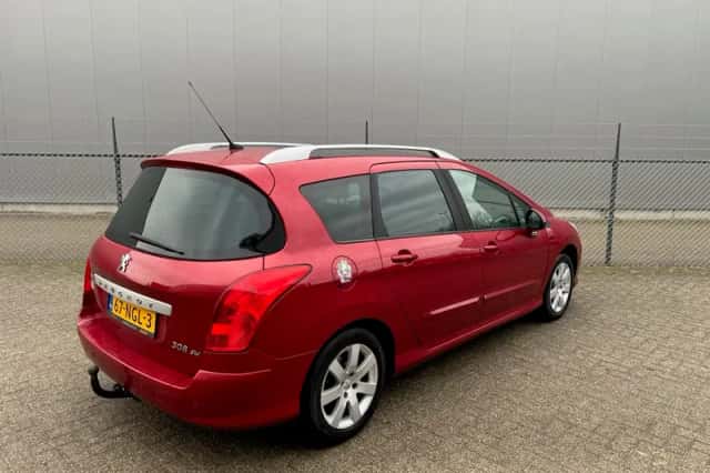 Peugeot 308 (2010) thumbnail 3