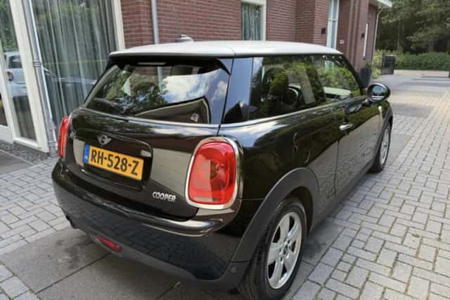 MINI Cooper (2017) thumbnail 4