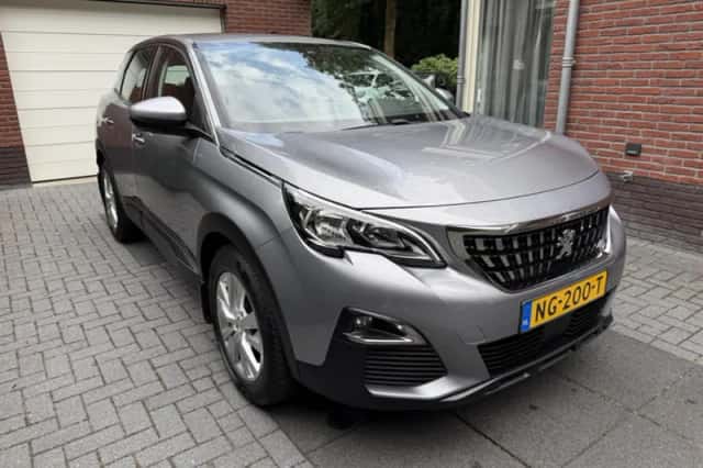 Peugeot 3008 (2017) thumbnail 3
