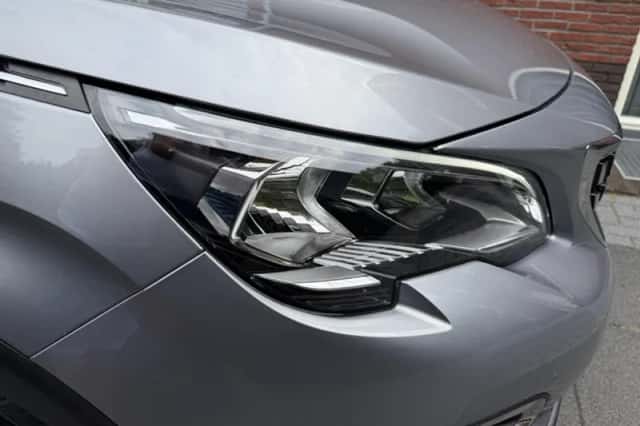 Peugeot 3008 (2017) thumbnail 4