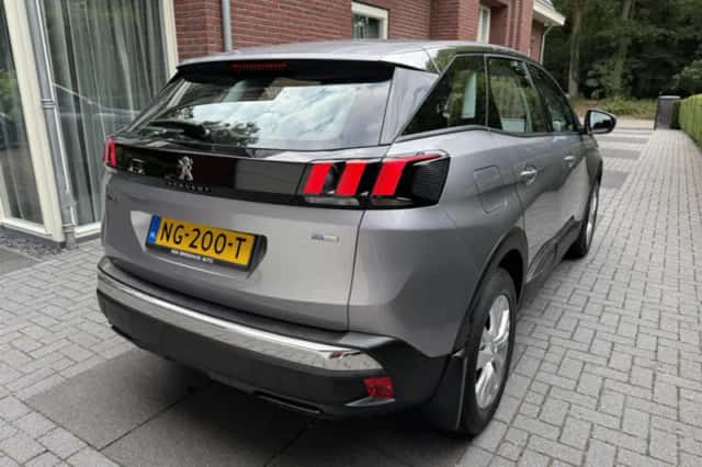 Peugeot 3008 (2017) thumbnail 5