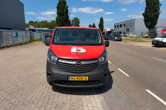 Opel Vivaro (2015) thumbnail 2