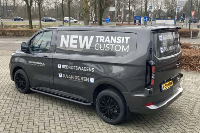 Ford Transit Custom (2024) thumbnail 3