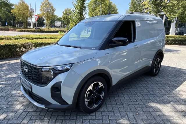 Ford Transit Courier (2024) thumbnail 3