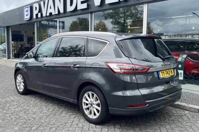 Ford S-Max (2017) thumbnail 2