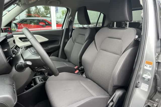Suzuki Swift (2025) thumbnail 4