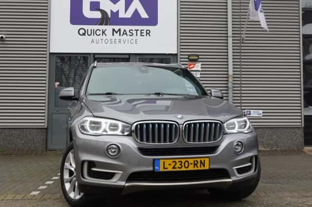 BMW X5 (2017) thumbnail 1