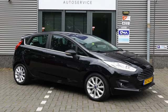 Ford Fiesta (2016) thumbnail 2