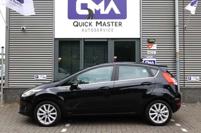 Ford Fiesta (2016) thumbnail 5