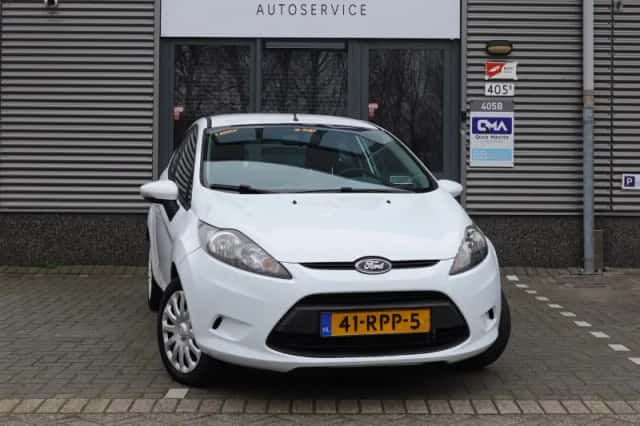 Ford Fiesta (2011) thumbnail 1