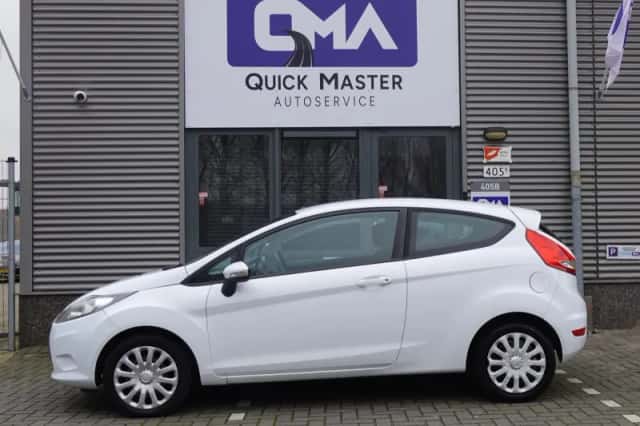 Ford Fiesta (2011) thumbnail 5