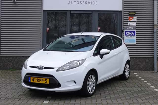 Ford Fiesta (2011) thumbnail 6