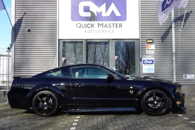Ford Mustang (2009) thumbnail 3