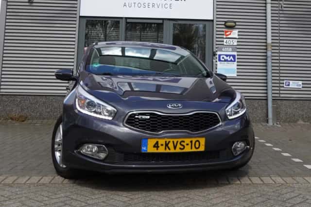 Kia Cee’d (2013) thumbnail 1