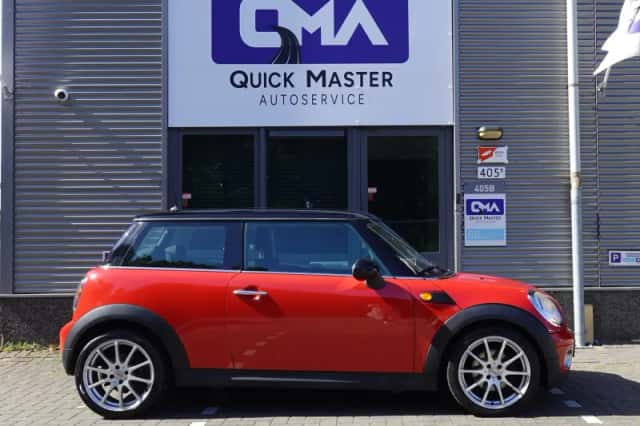 MINI One (2008) thumbnail 3