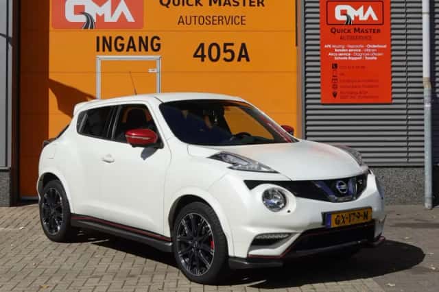 Nissan Juke (2015) thumbnail 2