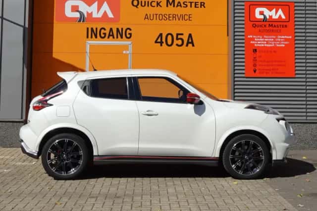 Nissan Juke (2015) thumbnail 3
