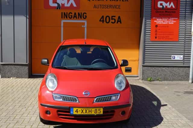 Nissan Micra (2010) thumbnail 4