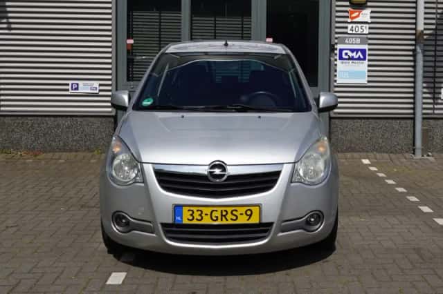 Opel Agila (2008) thumbnail 4