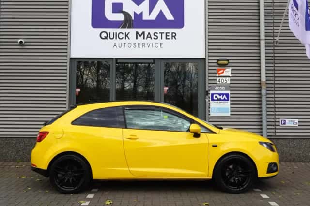 SEAT Ibiza (2009) thumbnail 3
