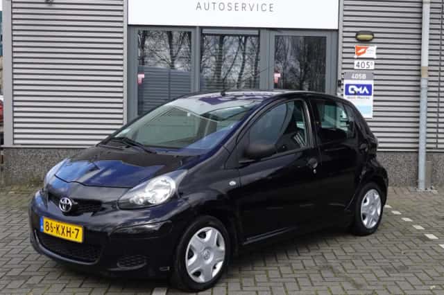 Toyota Aygo (2010) thumbnail 6