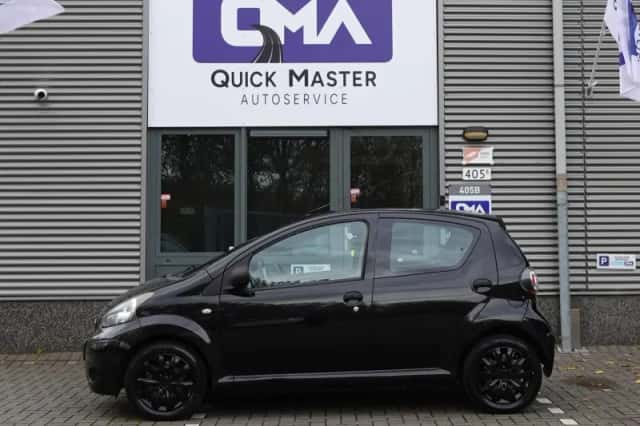 Toyota Aygo (2009) thumbnail 4