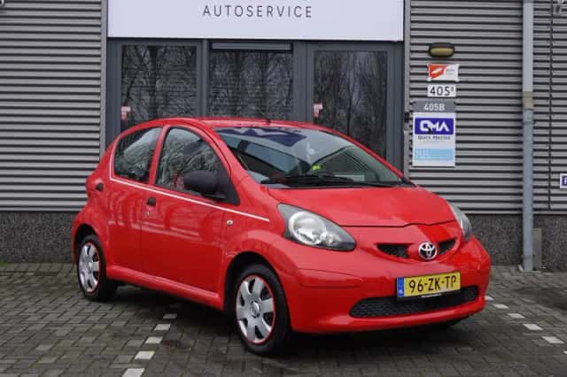 Toyota Aygo (2008) thumbnail 2